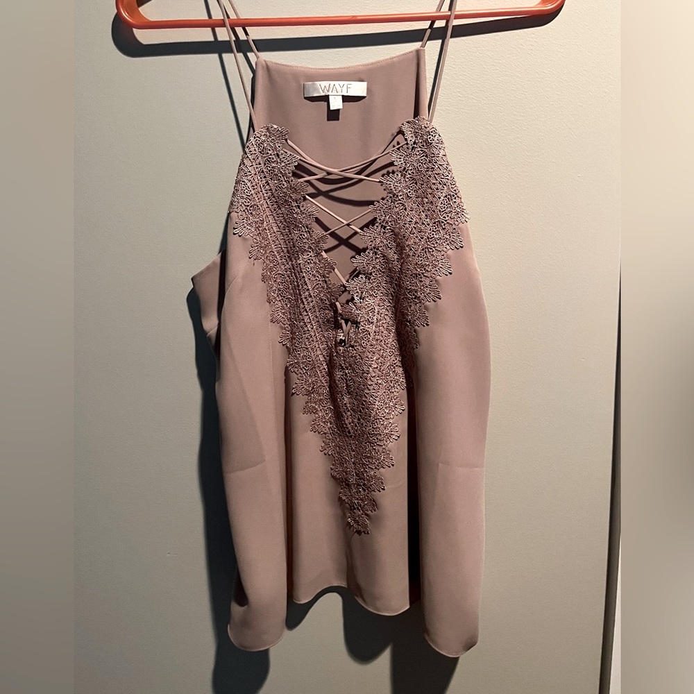 Beautiful Lace Lavender WAYF tank - Large
